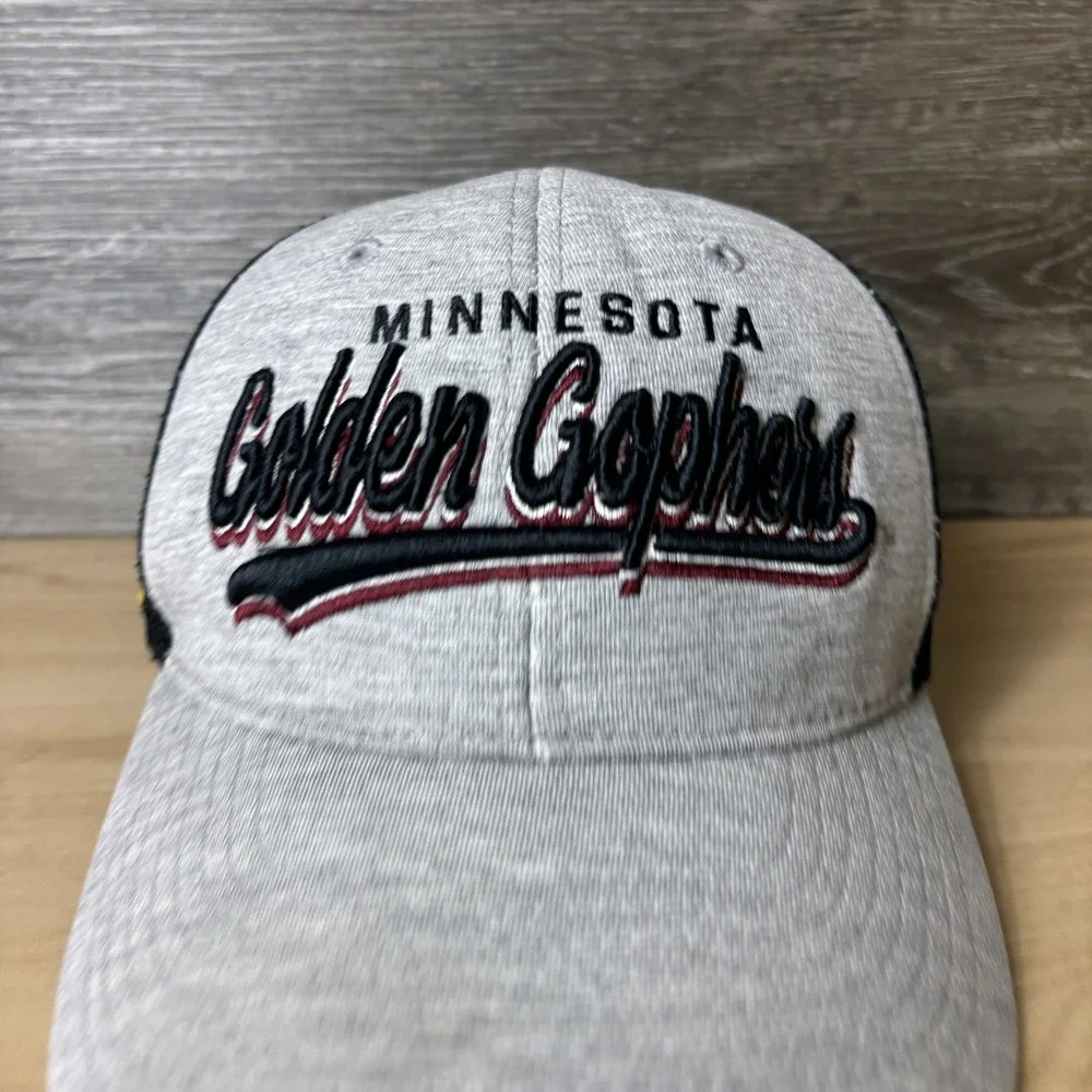 Minnesota Golden Gophers Hat Cap Snap Back Gray Black NCAA Football Trucker Mens